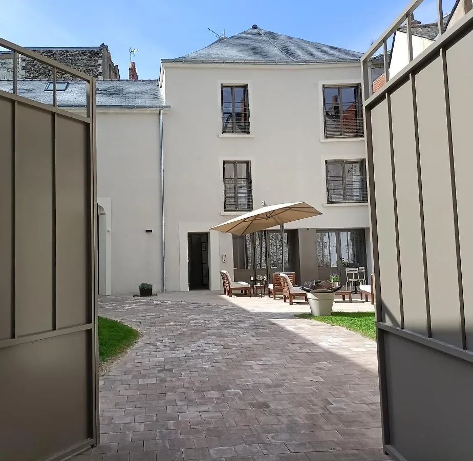 Séjourner près de la Cathédrale d'Angers : 4 Hôtels 3 Étoiles Comparés