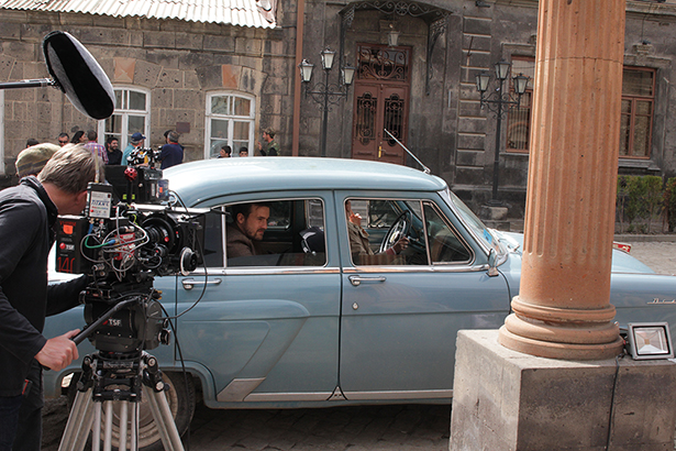 UNE HISTOIRE DE FOU / Réalisation: Robert Guédiguian